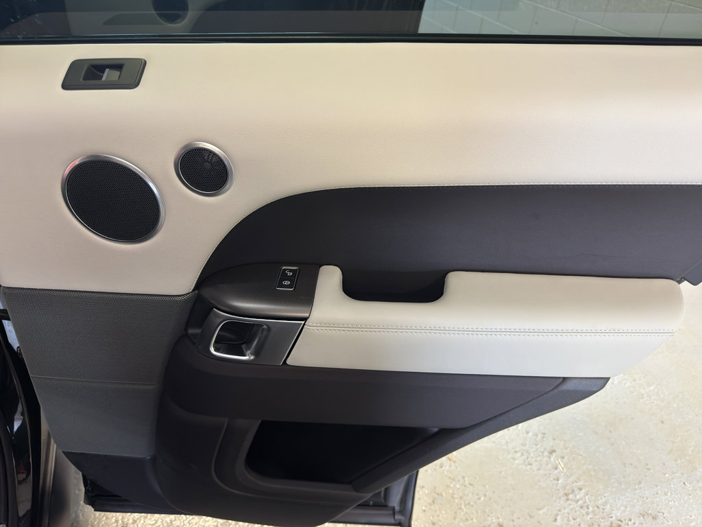 Used 2016 Land Rover Range Rover Sport Supercharged image 25