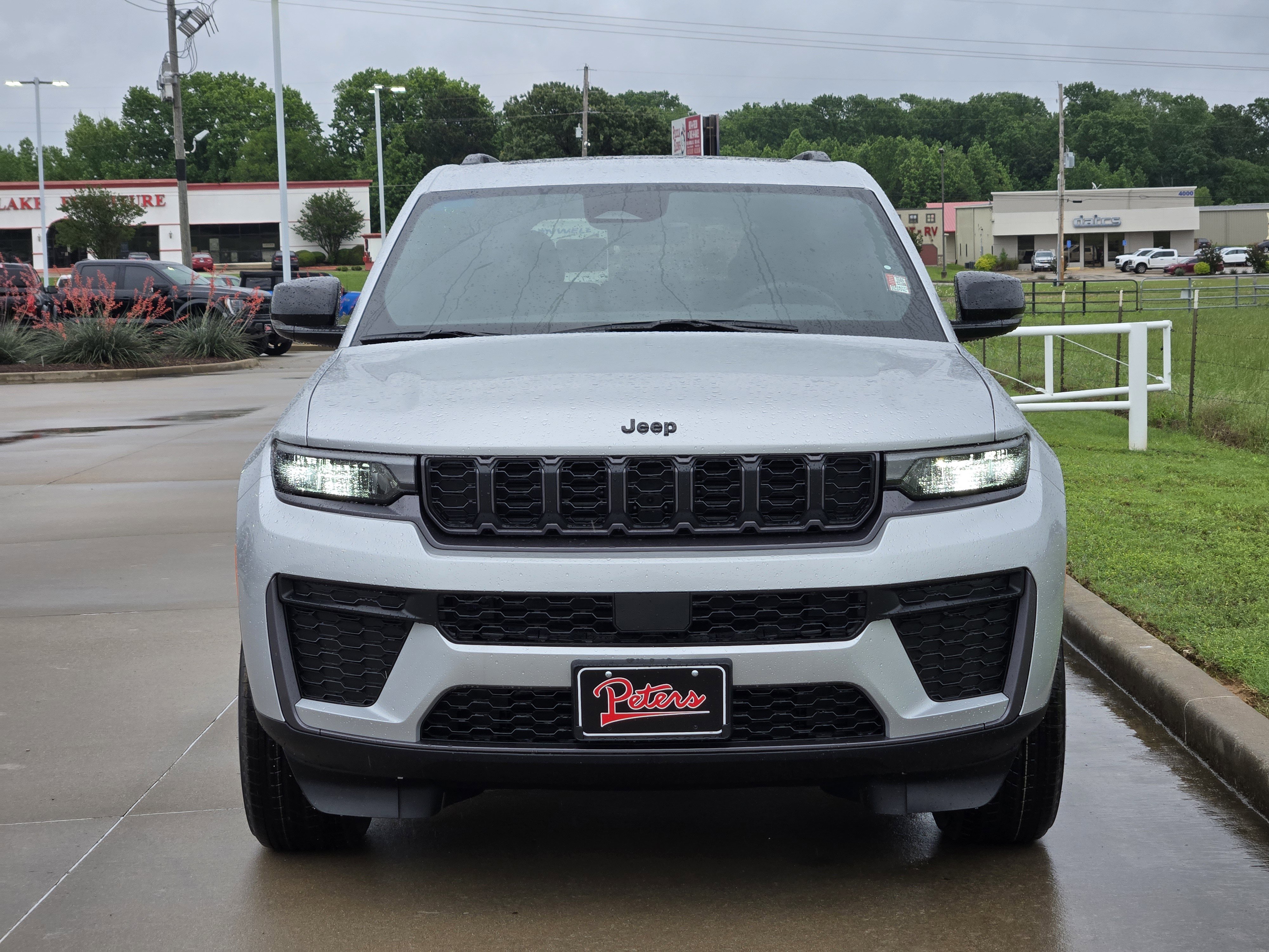 New 2026 Jeep Grand Cherokee Altitude AWD/4WD image 2