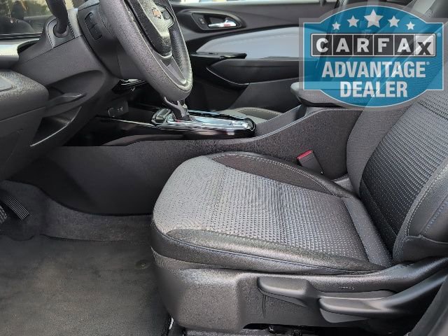 Certified 2025 Chevrolet Trax LT FWD image 10