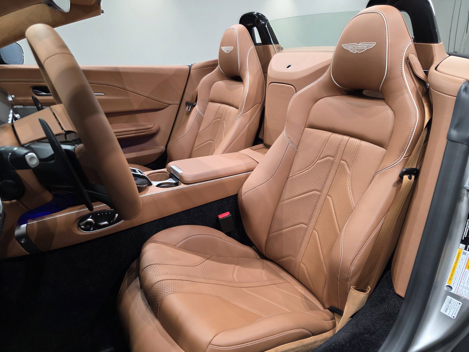 New 2026 Aston Martin V8 Vantage Roadster RWD image 12