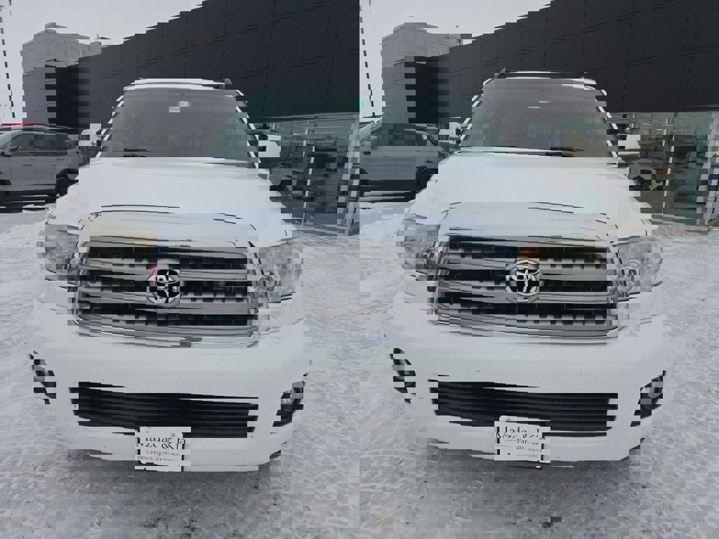 Used 2011 Toyota Sequoia Limited image 2