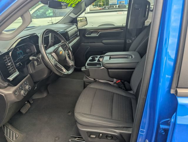 Used 2025 Chevrolet Silverado 1500 LT AWD/4WD image 14