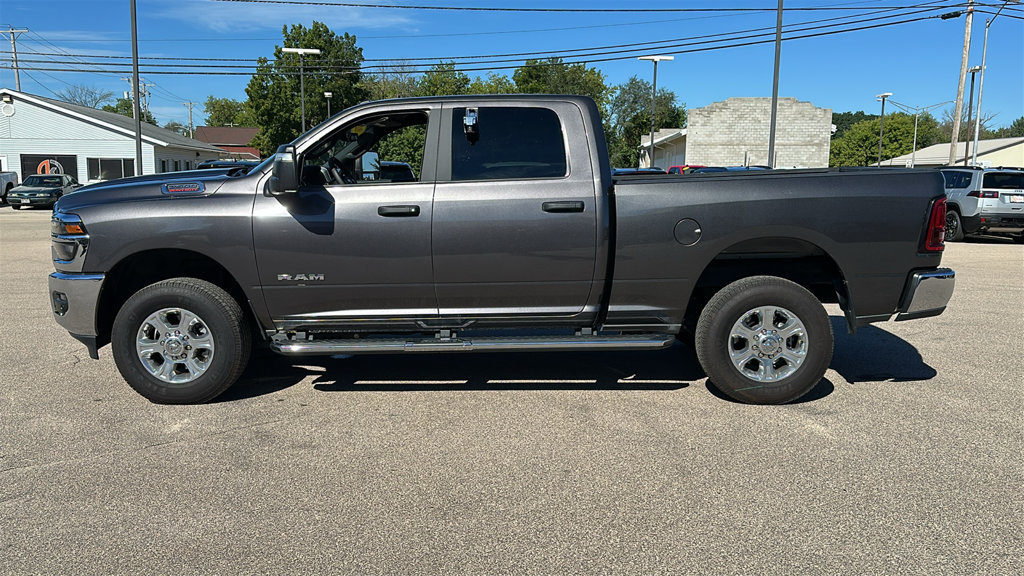 Used 2025 RAM 2500 Big Horn AWD/4WD image 4