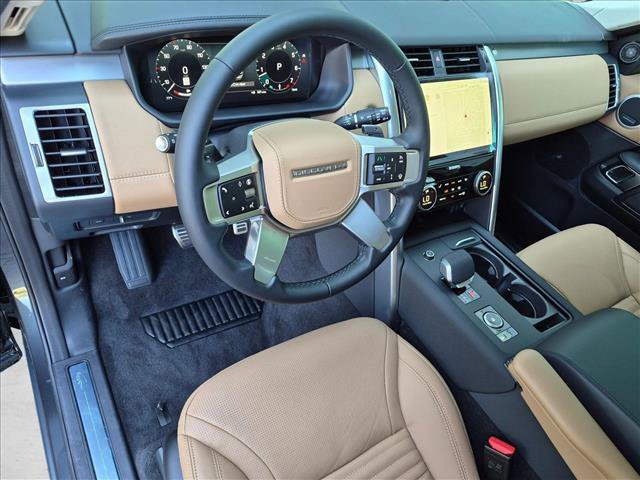 New 2026 Land Rover Discovery Limited Edition AWD/4WD image 3