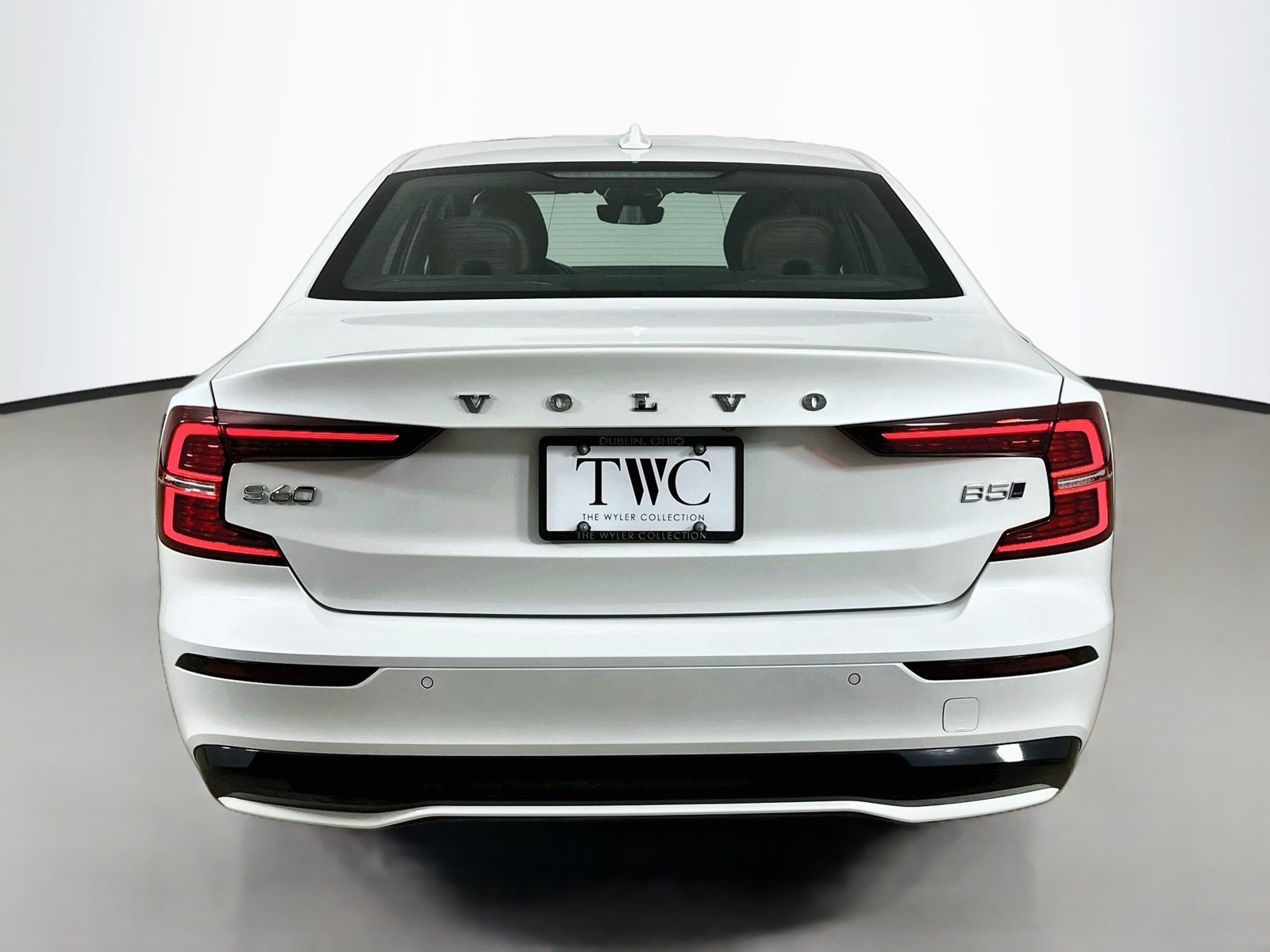 Certified 2024 Volvo S60 B5 Ultimate AWD/4WD image 6
