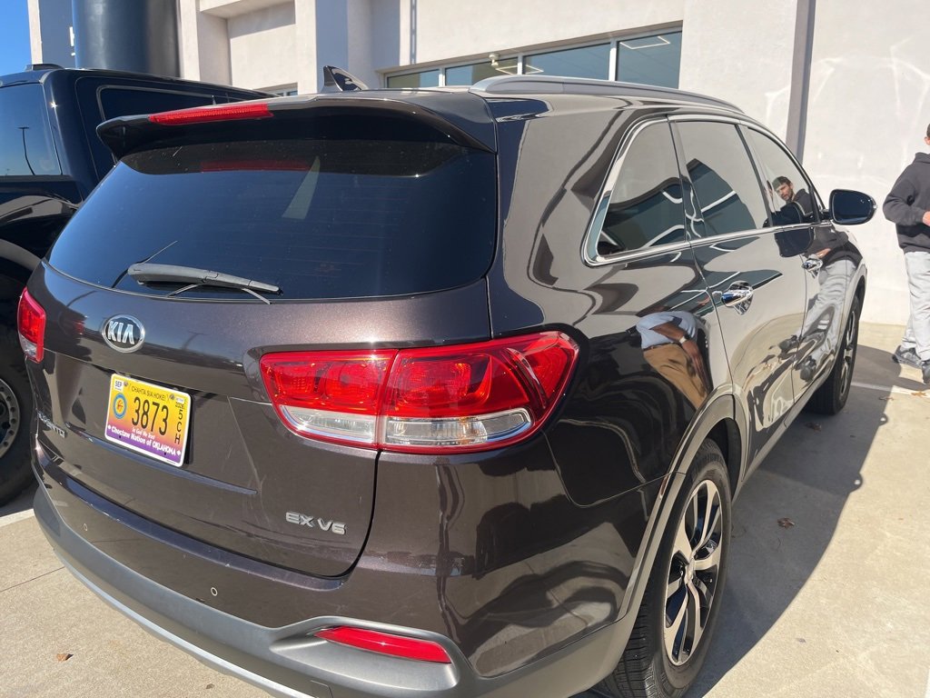 Used 2017 Kia Sorento EX image 4