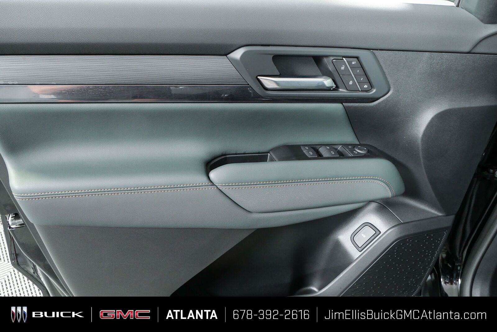 New 2027 GMC Terrain AT4 w/ Convenience Package III AWD/4WD image 7
