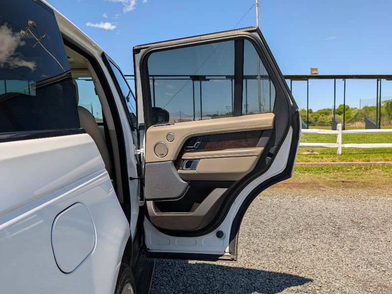 Used 2019 Land Rover Range Rover HSE AWD/4WD image 12
