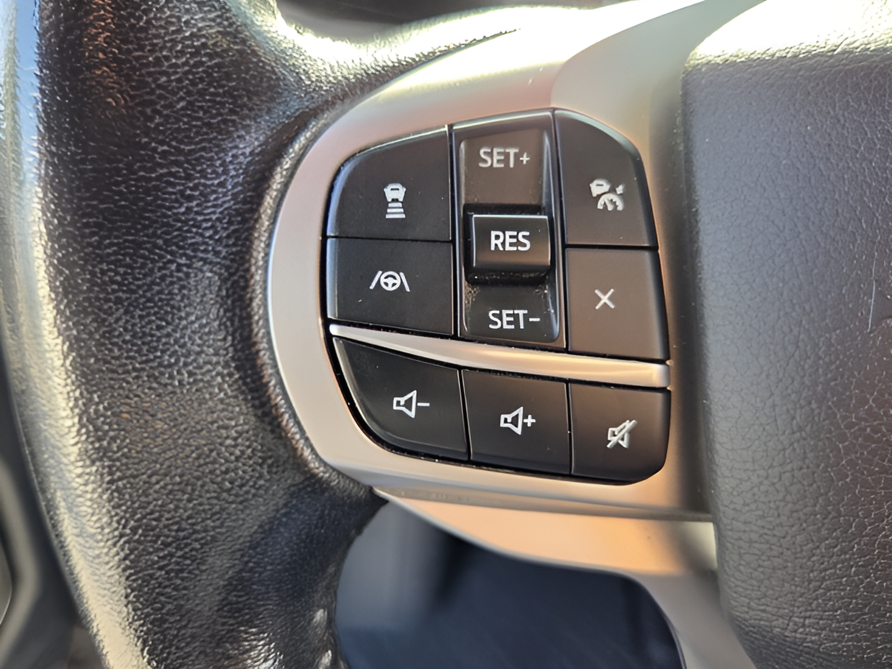 Used 2021 Ford Explorer Limited w/ Equipment Group 301A RWD image 23