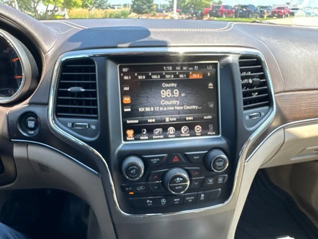 Used 2017 Jeep Grand Cherokee Overland AWD/4WD image 15