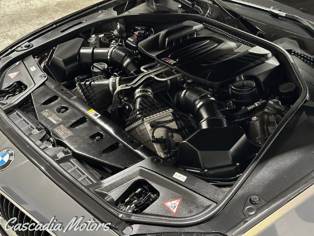 Used 2013 BMW M5 image 37