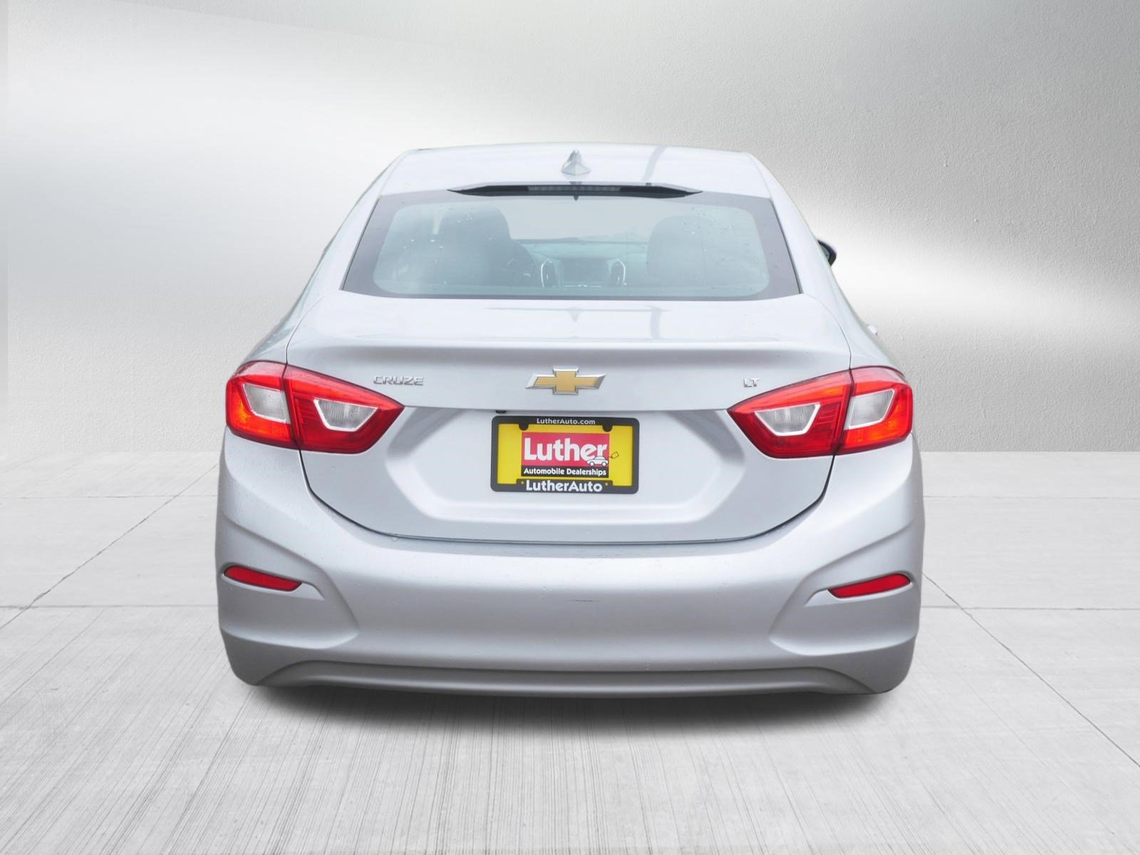 Used 2017 Chevrolet Cruze LT FWD image 6