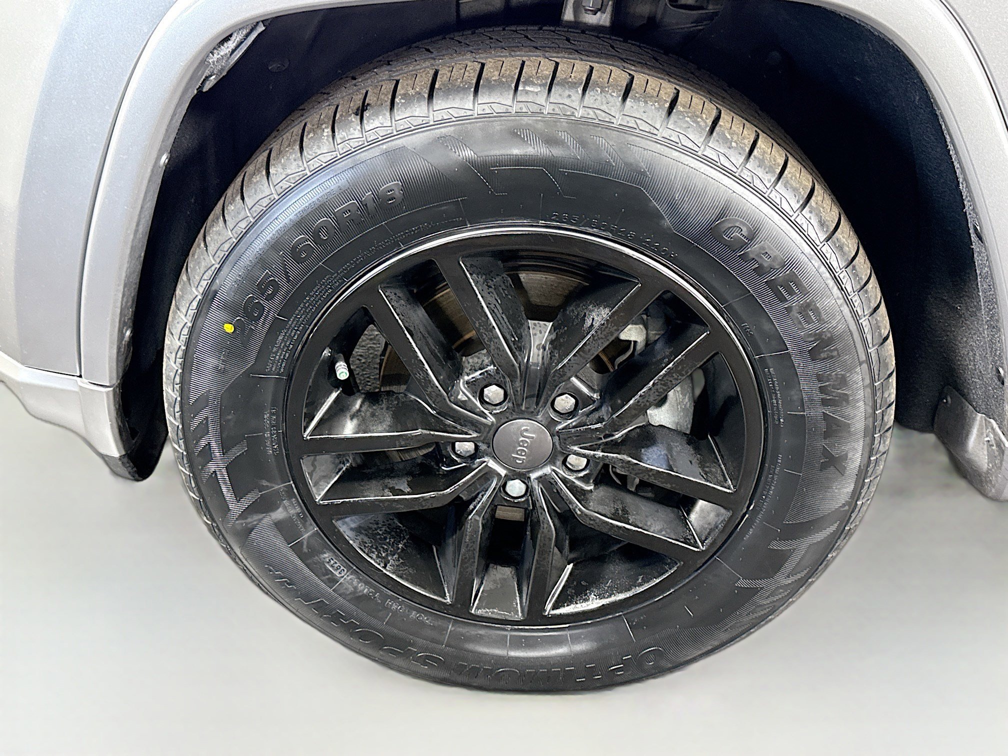 Used 2019 Jeep Grand Cherokee Altitude image 38