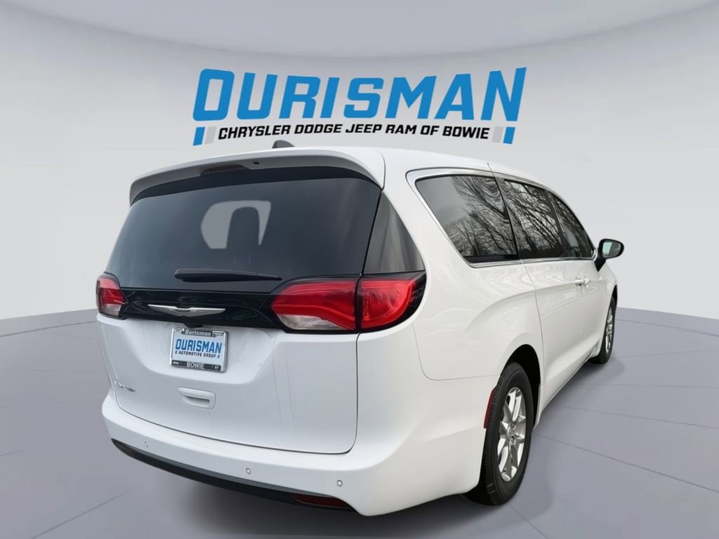 New 2026 Chrysler Voyager LX image 6