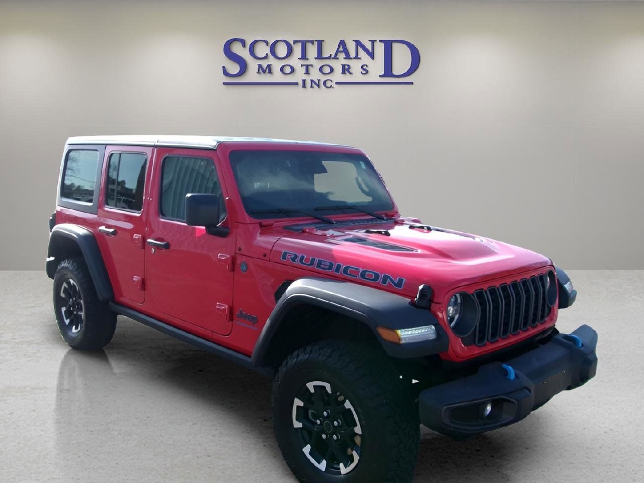 Used 2025 Jeep Wrangler Unlimited Rubicon 4xe w/ Convenience Group AWD/4WD image 4