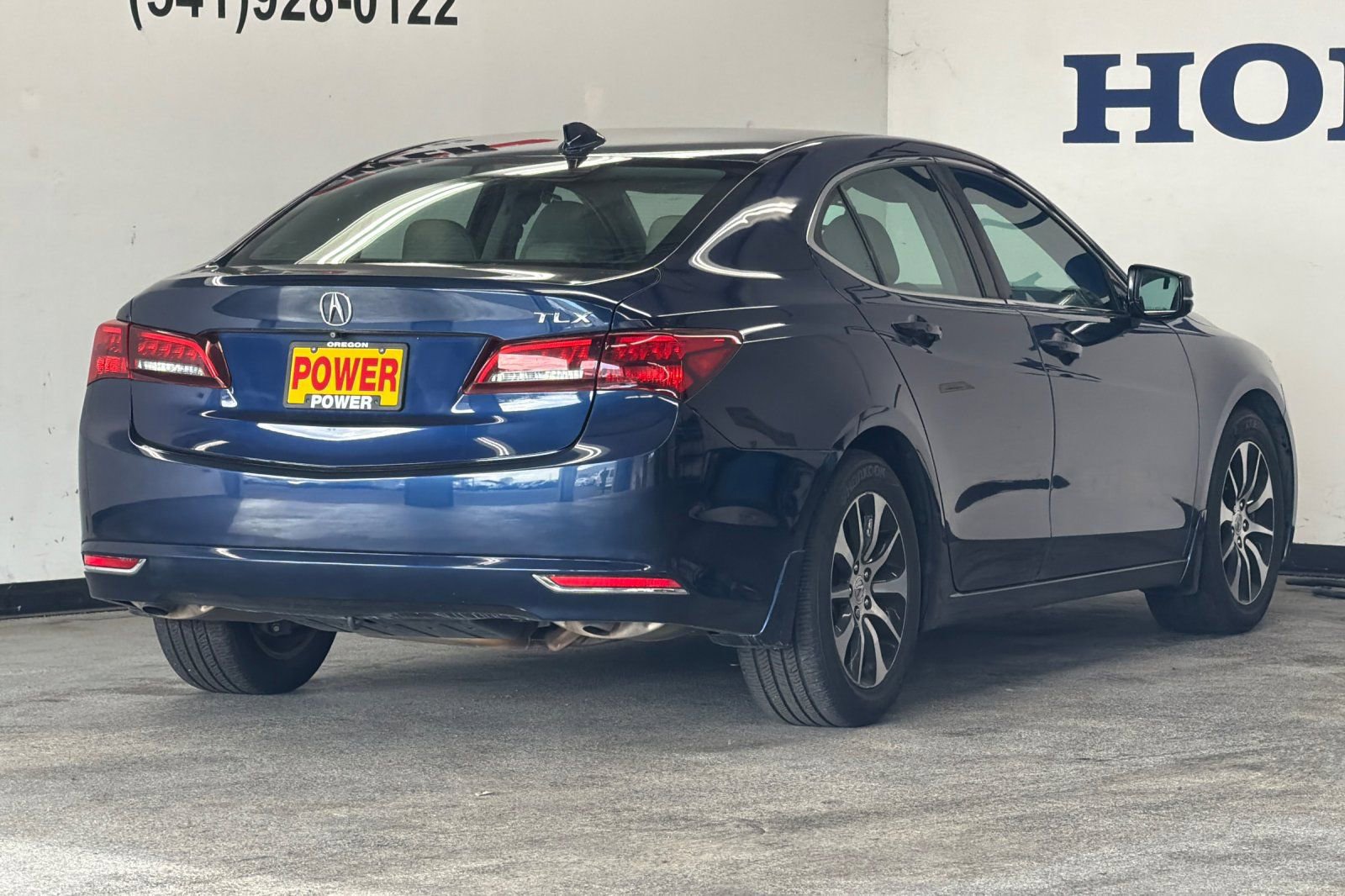 Used 2015 Acura TLX image 3