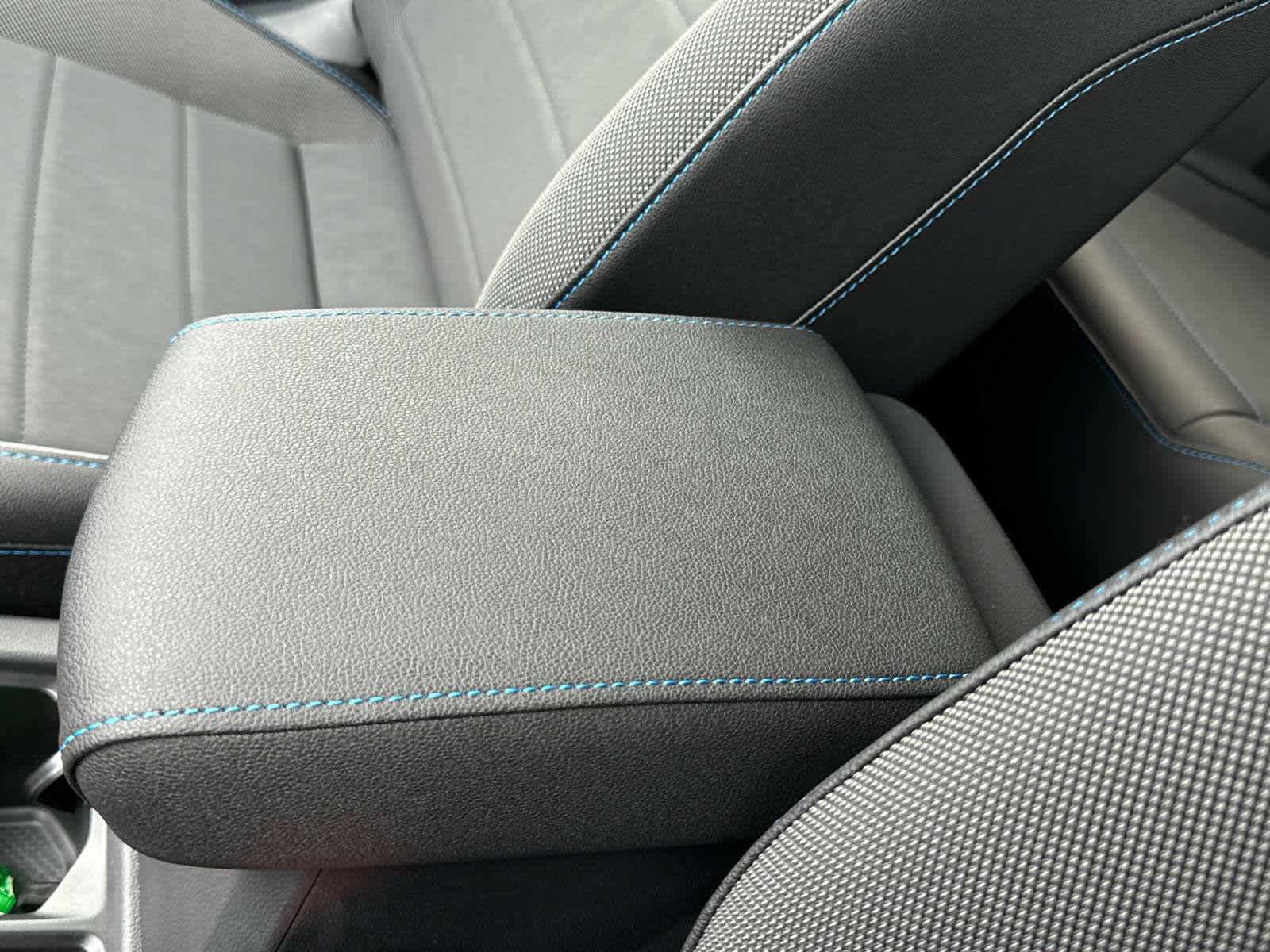 Certified 2024 Volkswagen Taos SE image 33