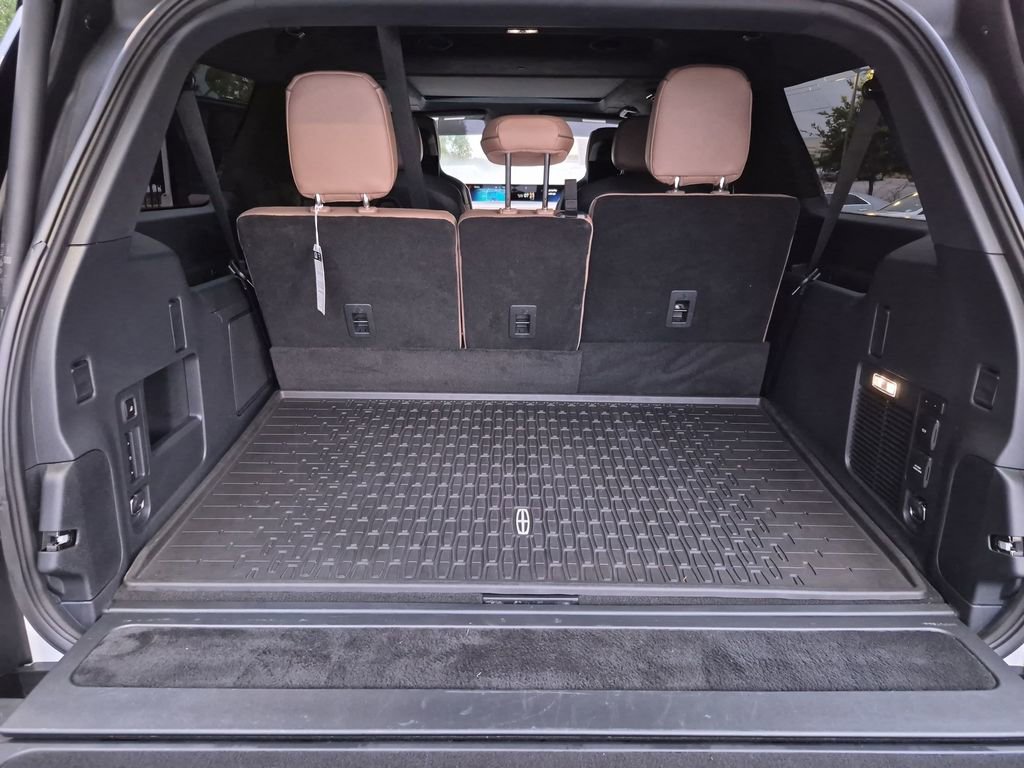 Used 2025 Lincoln Navigator L Black Label AWD/4WD image 44