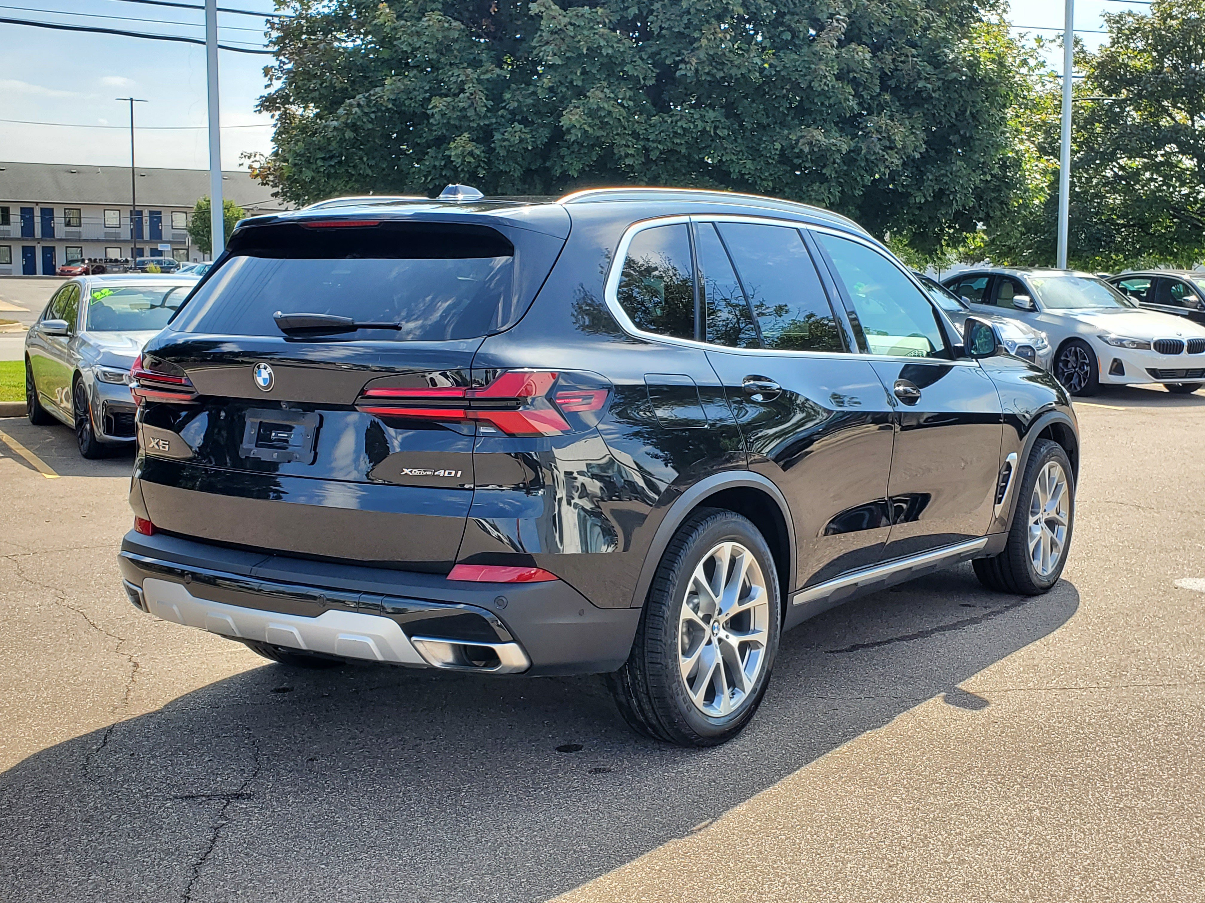 Certified 2024 BMW X5 xDrive40i w/ Premium Package AWD/4WD image 5