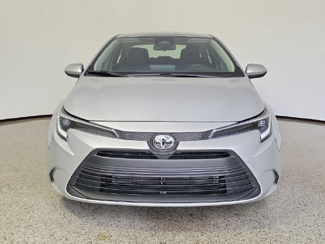 Used 2026 Toyota Corolla LE FWD image 3