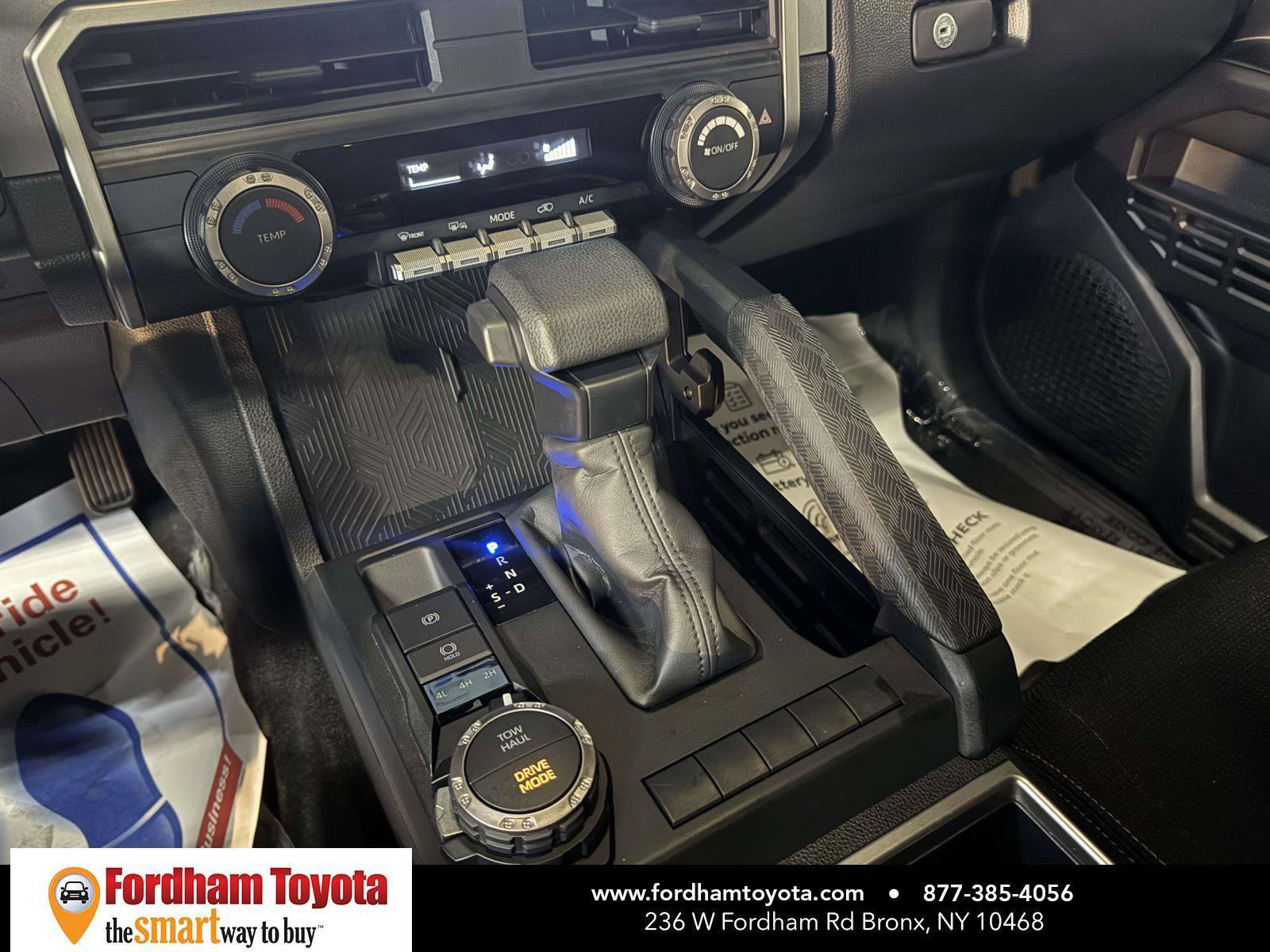 Used 2025 Toyota 4Runner SR5 AWD/4WD image 28