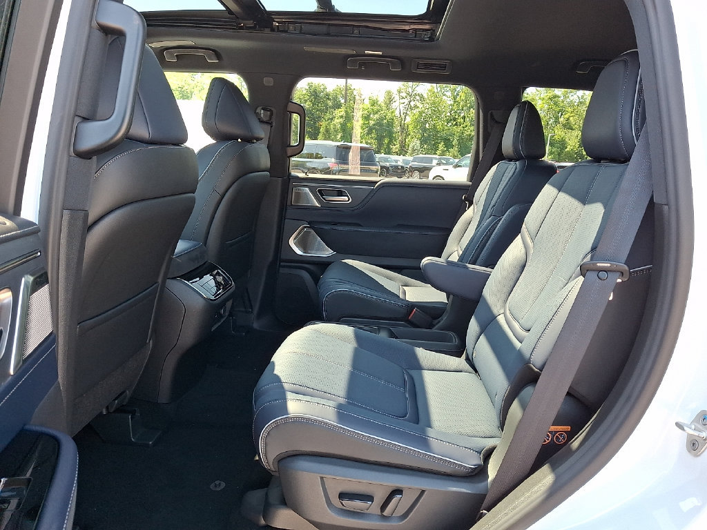 New 2027 INFINITI QX80 Sensory AWD/4WD image 7