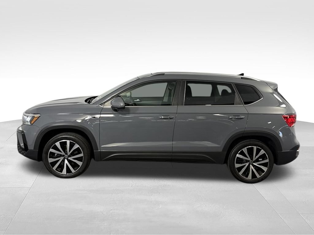 Used 2023 Volkswagen Taos SE FWD image 11