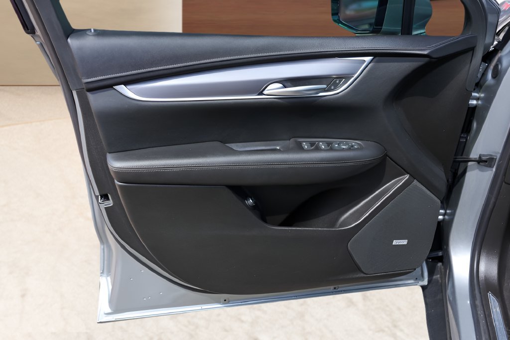 Certified 2024 Cadillac XT5 Luxury FWD image 23