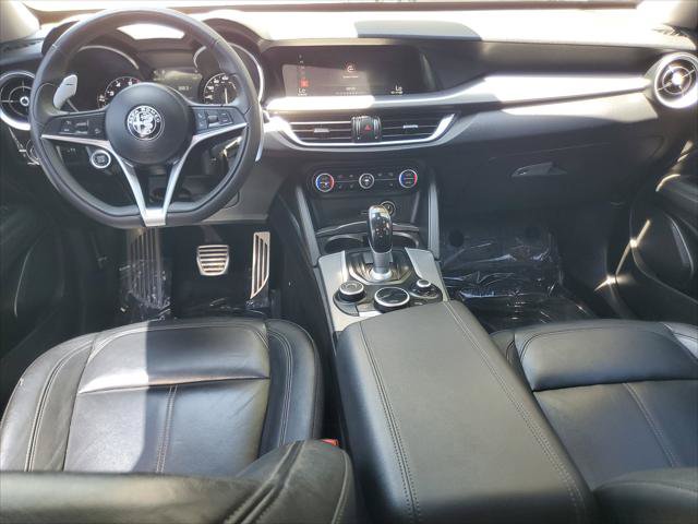 Used 2018 Alfa Romeo Stelvio Sport w/ Quick Order Package 22J Sport AWD/4WD image 14