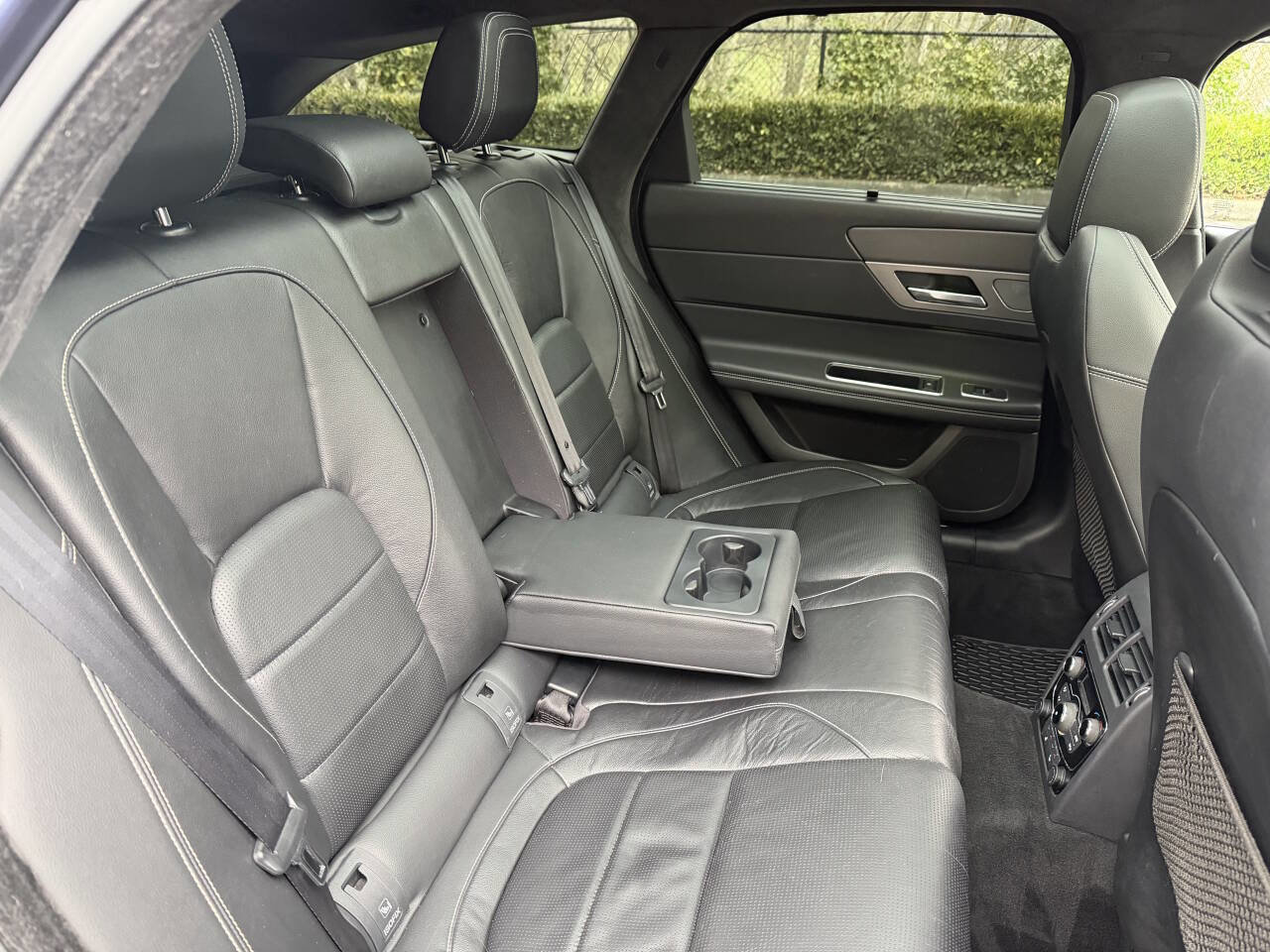 Used 2018 Jaguar XF S image 33