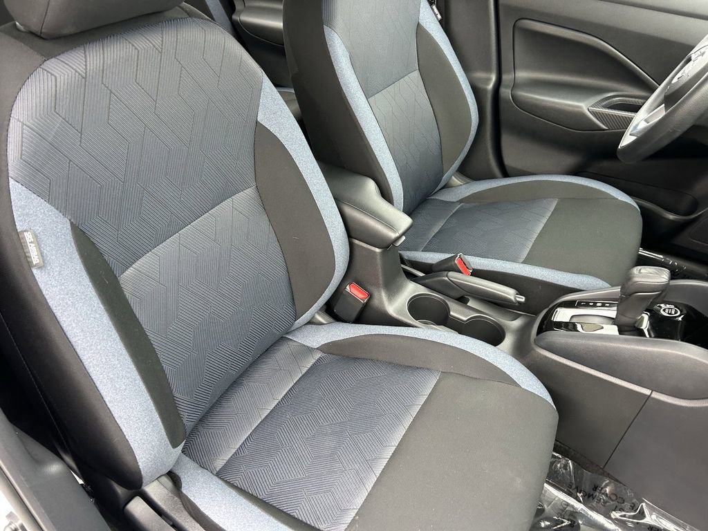 Used 2025 Nissan Versa SV w/ Trunk Package image 10