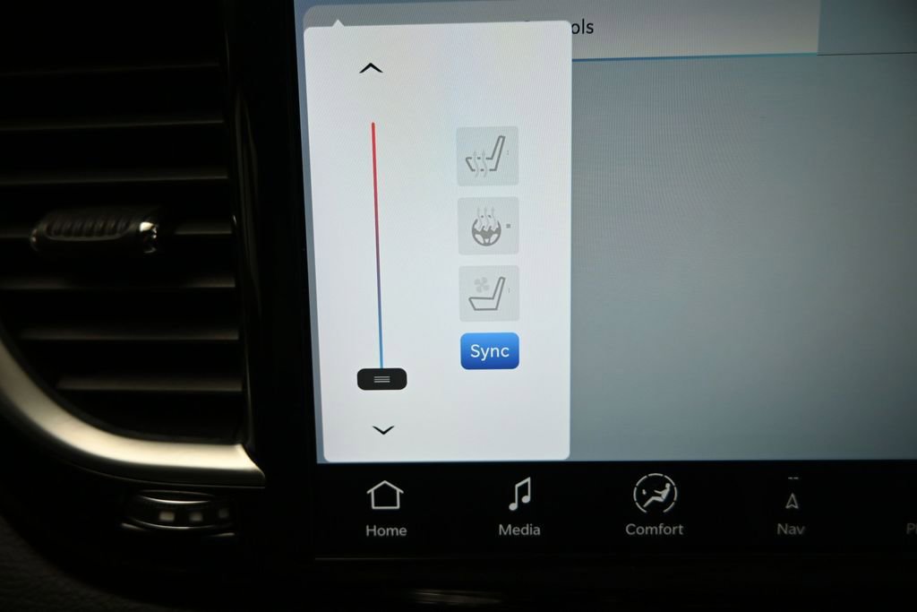 Used 2025 Chrysler Pacifica Limited FWD image 20