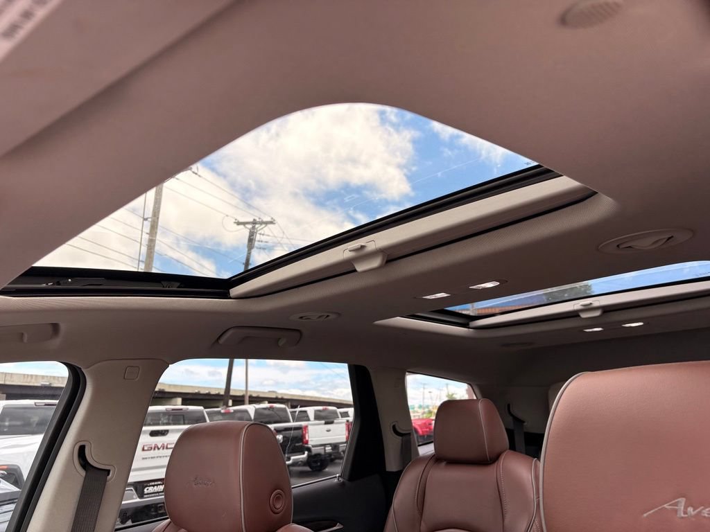 Used 2019 Buick Enclave Avenir FWD image 22