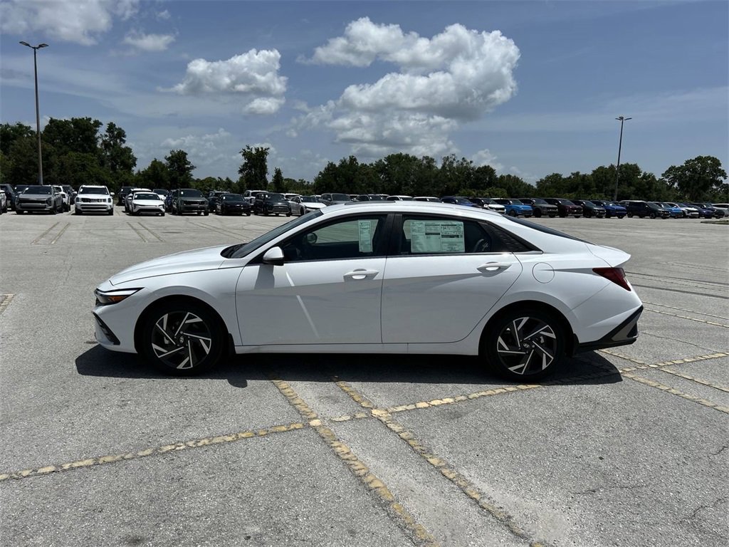 New 2025 Hyundai Elantra Limited image 13