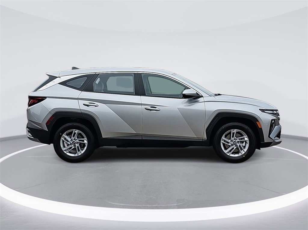New 2026 Hyundai Tucson SE image 4