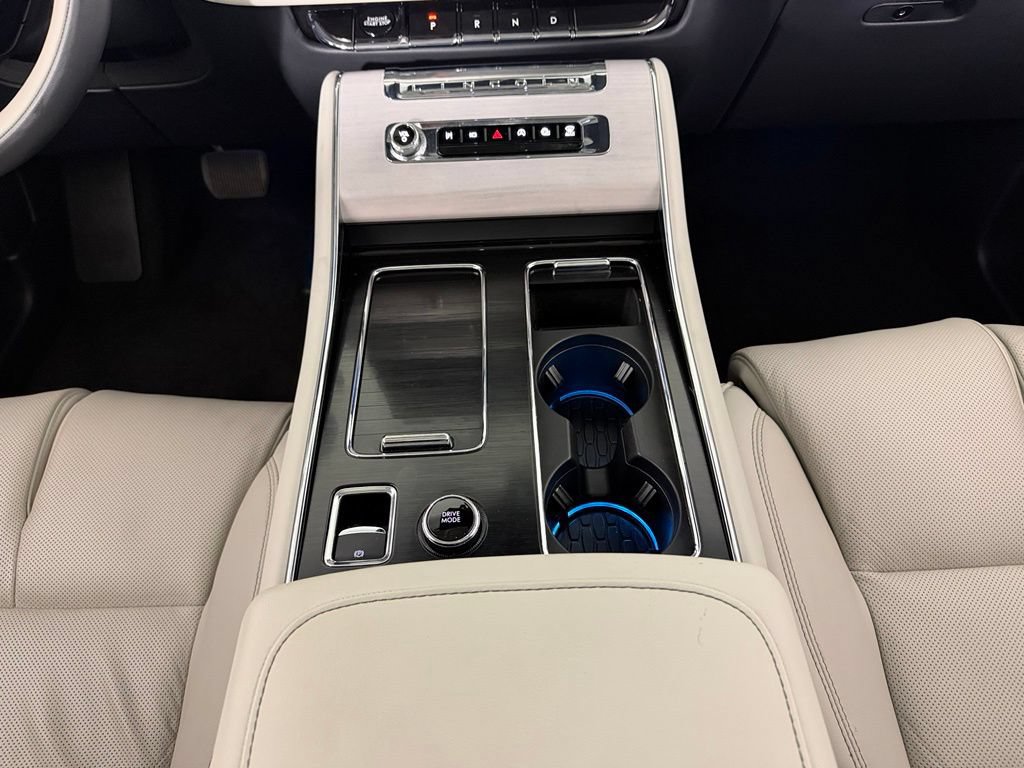Used 2025 Lincoln Aviator Reserve w/ Equipment Group 201A AWD/4WD image 16