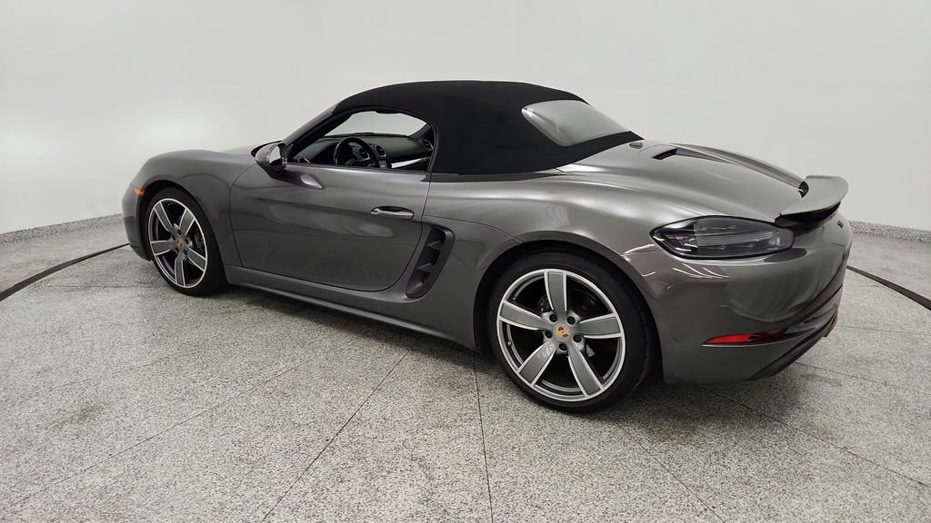 Used 2022 Porsche 718 Boxster RWD image 39