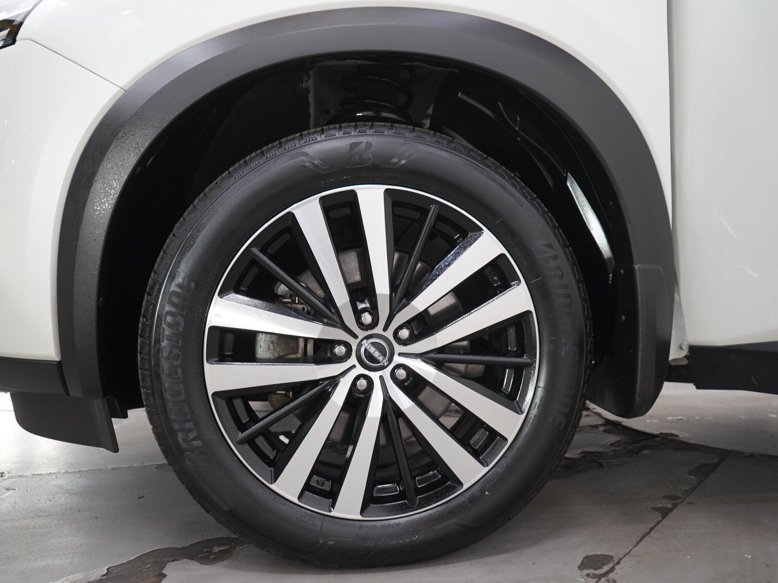 Used 2024 Nissan Pathfinder Platinum AWD/4WD image 34