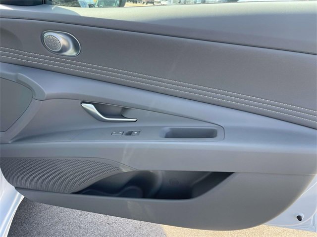 Certified 2025 Hyundai Elantra Sport image 21