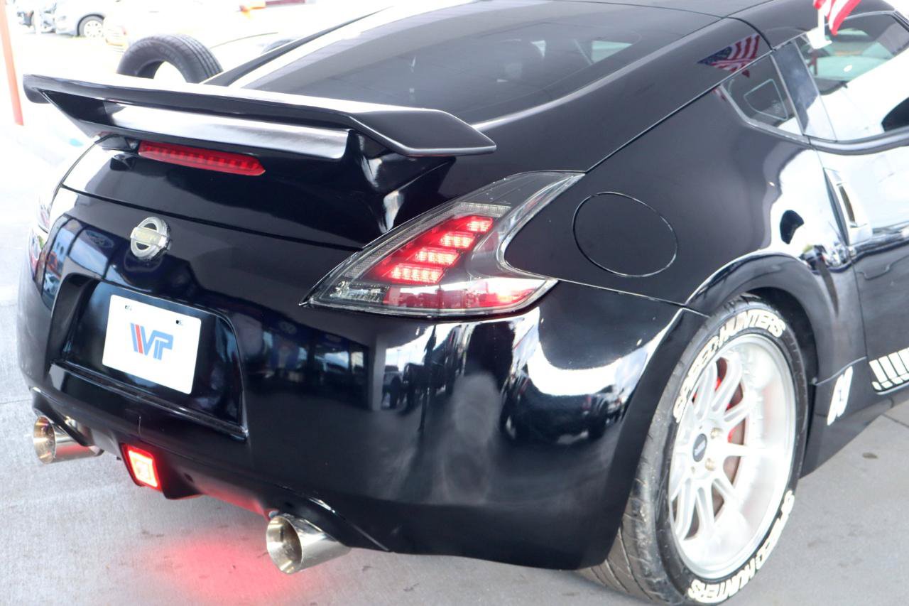 Used 2015 Nissan 370Z Coupe RWD image 8