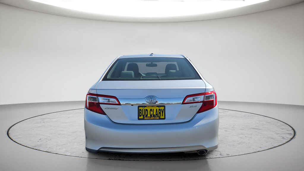 Used 2013 Toyota Camry XLE w/ Leather Pkg FWD image 17