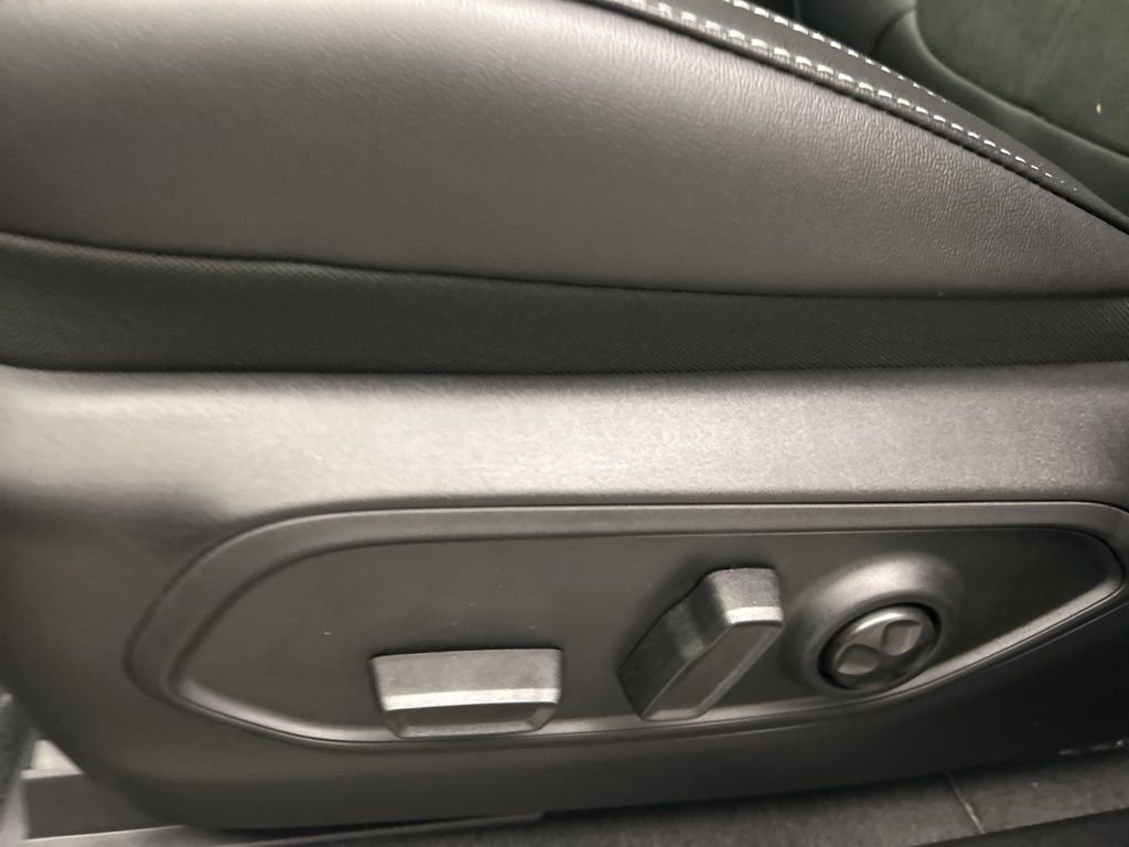 New 2025 Jeep Grand Cherokee Altitude image 24