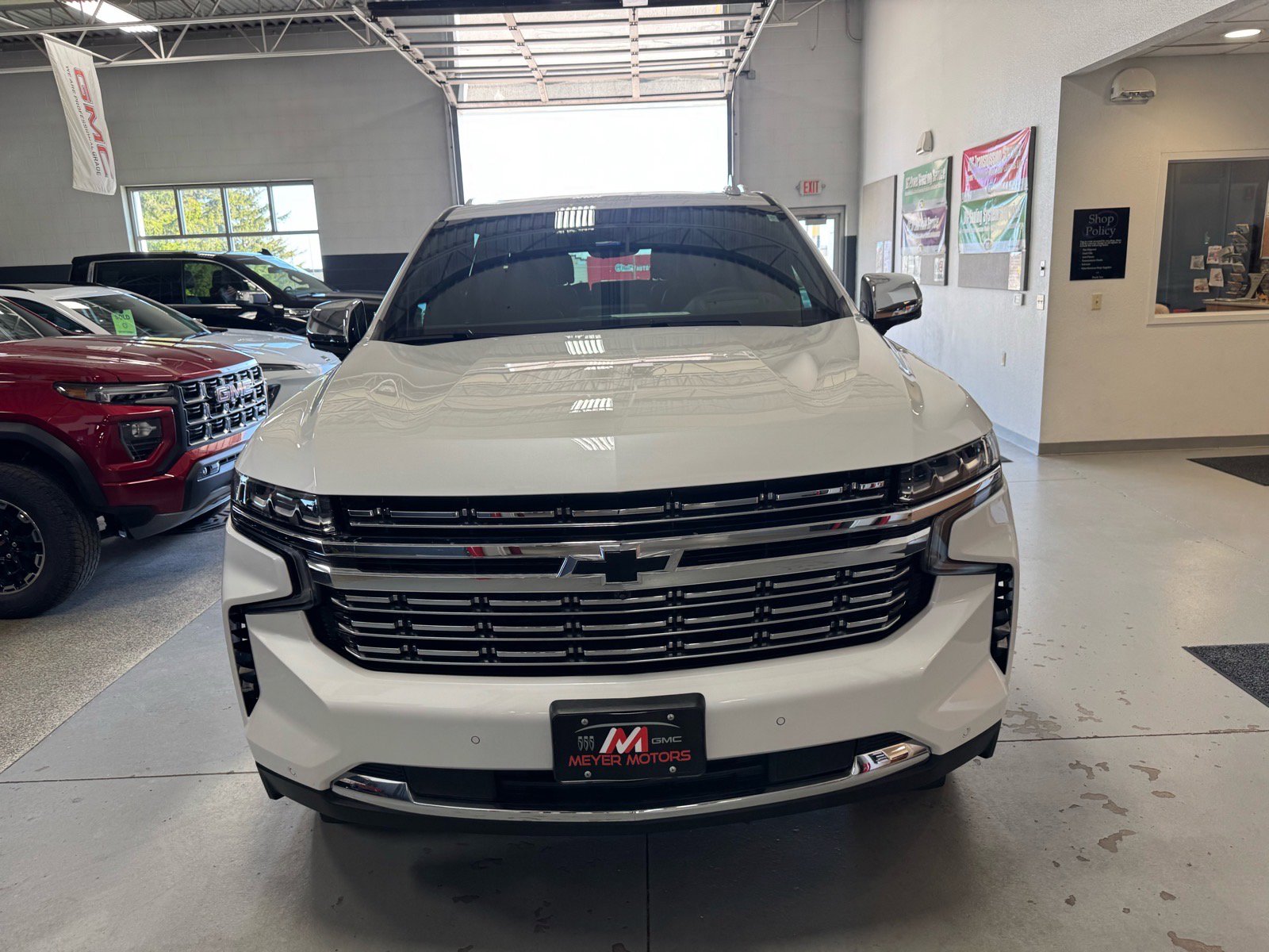 Used 2024 Chevrolet Suburban Premier w/ Premium Package AWD/4WD image 3