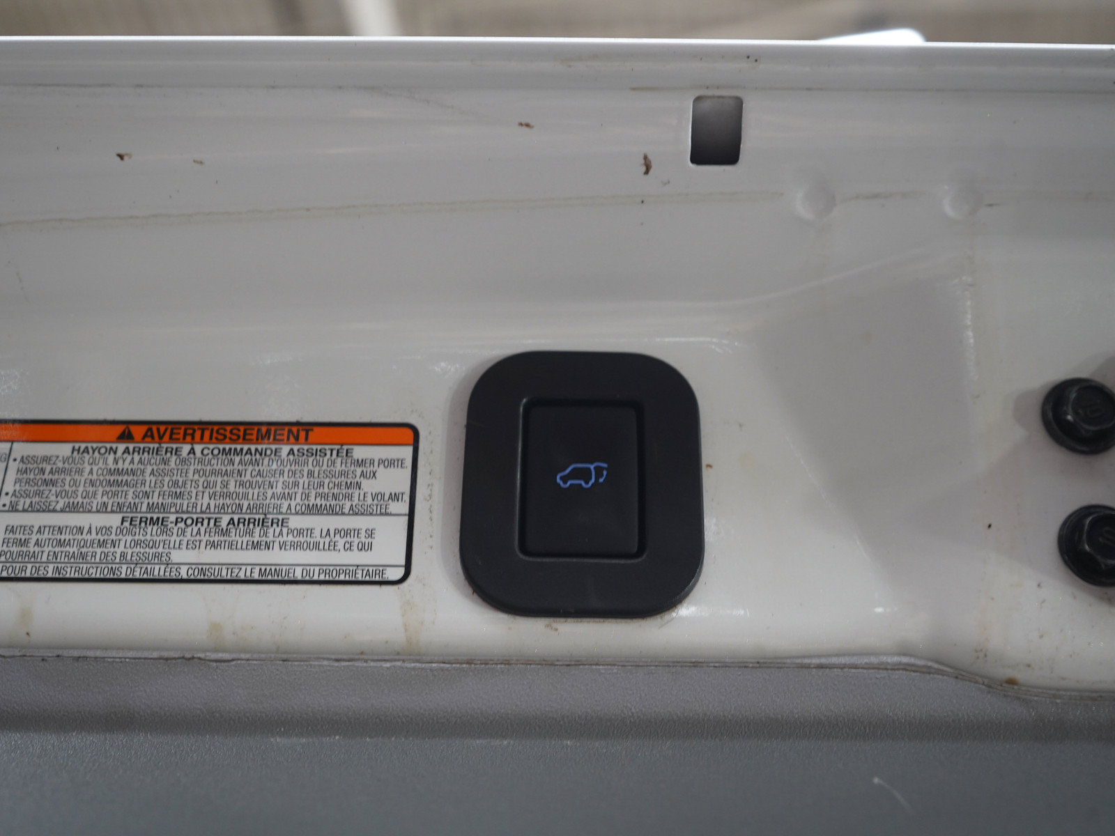 Used 2020 Toyota Sienna XLE Premium w/ Carpet Mat Package FWD image 11