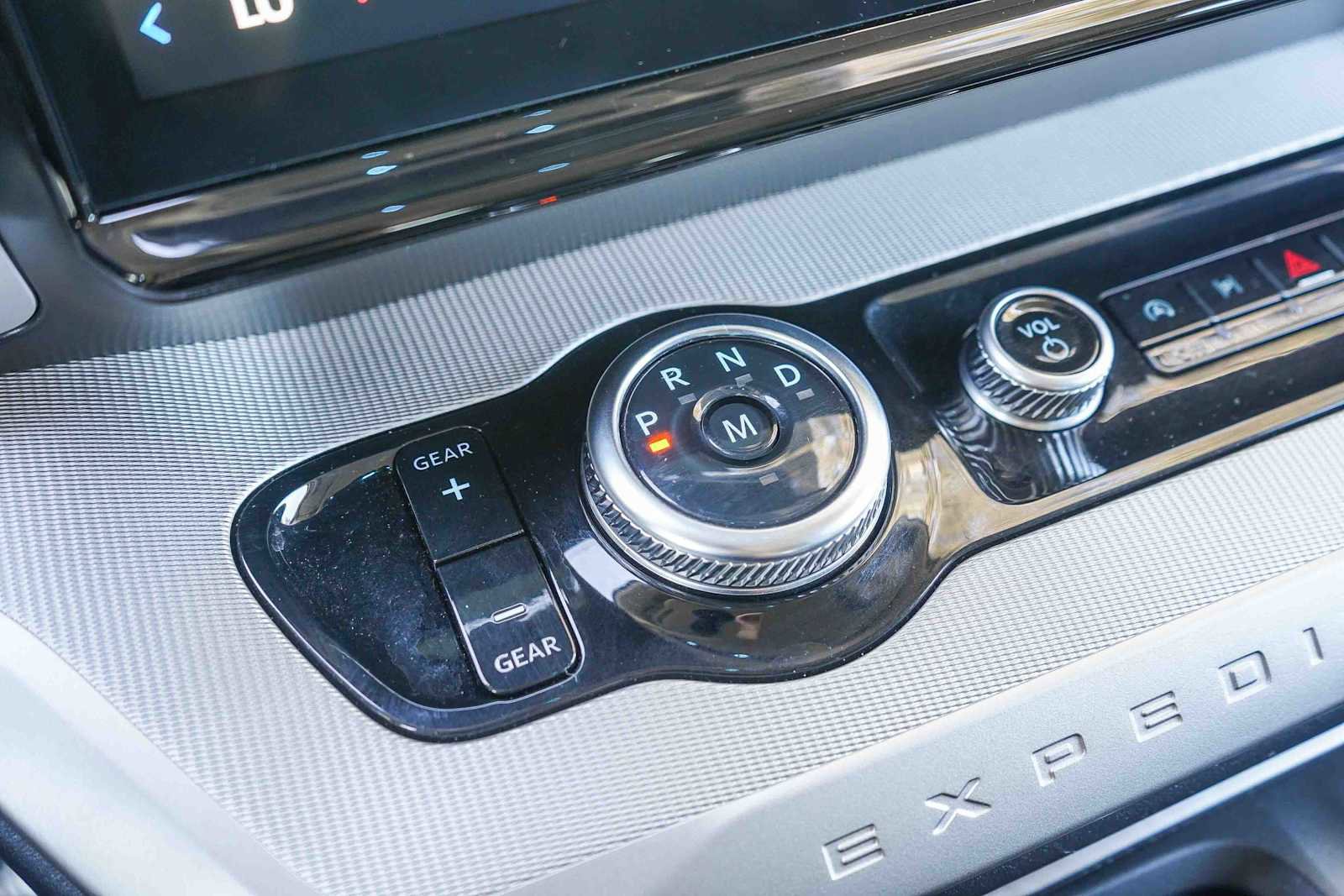 Used 2025 Ford Expedition Max Active RWD image 25