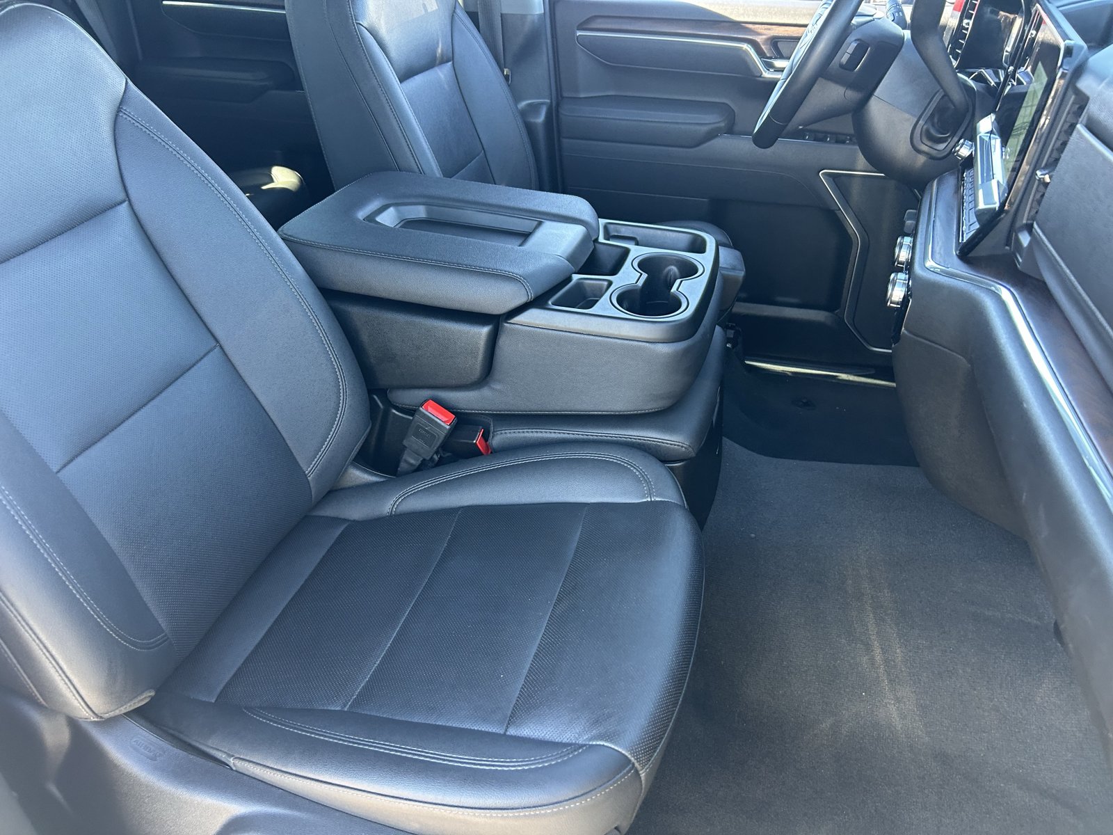 Certified 2025 GMC Sierra 1500 SLT RWD image 10