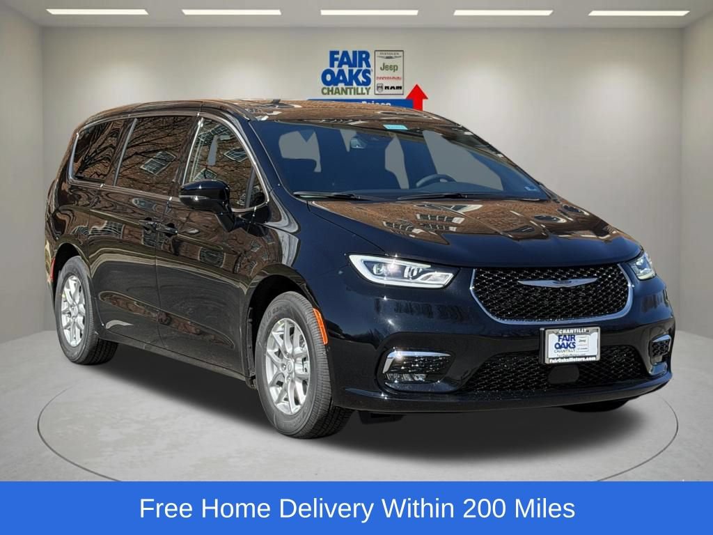 New 2026 Chrysler Pacifica Select FWD image 1