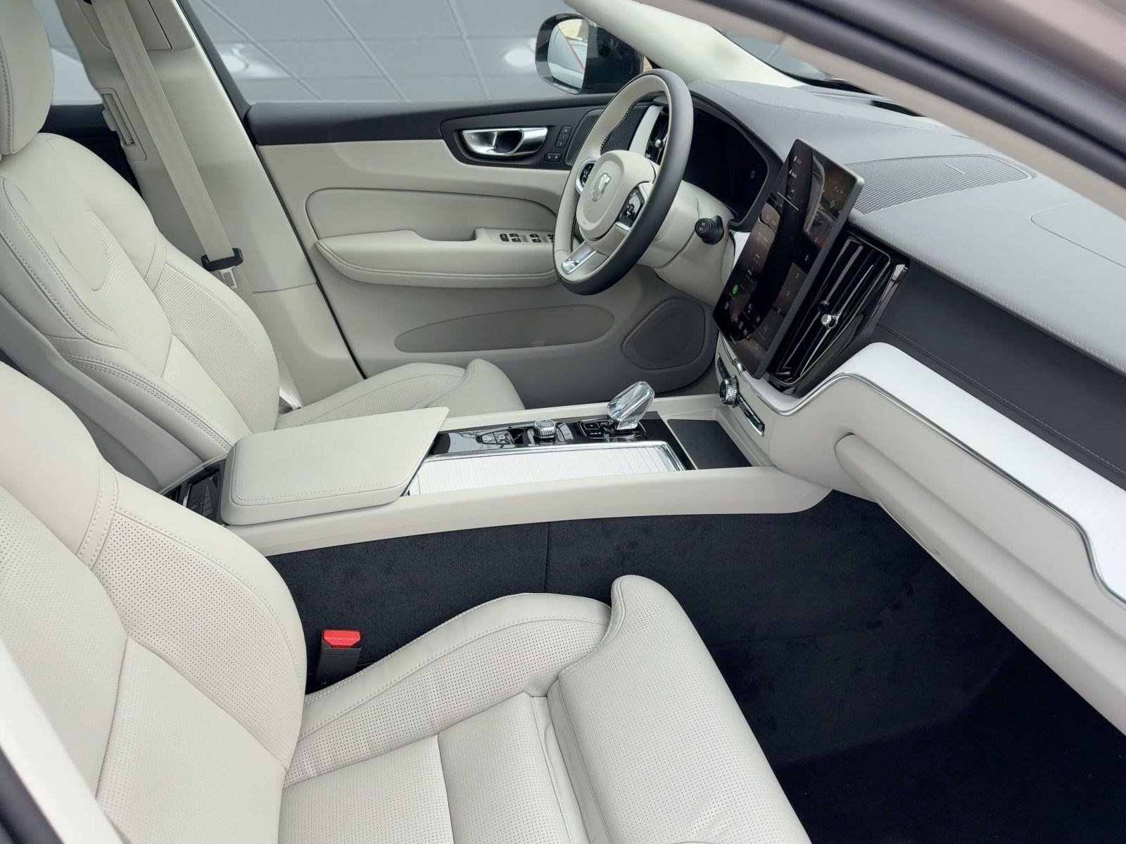 New 2026 Volvo XC60 B5 Ultra w/ Protection Package Premier image 30