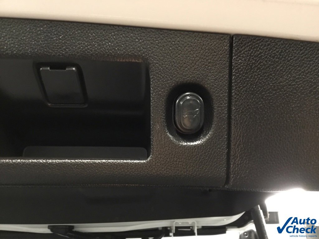 Used 2018 Chevrolet Tahoe LT w/ LT Signature Package image 13