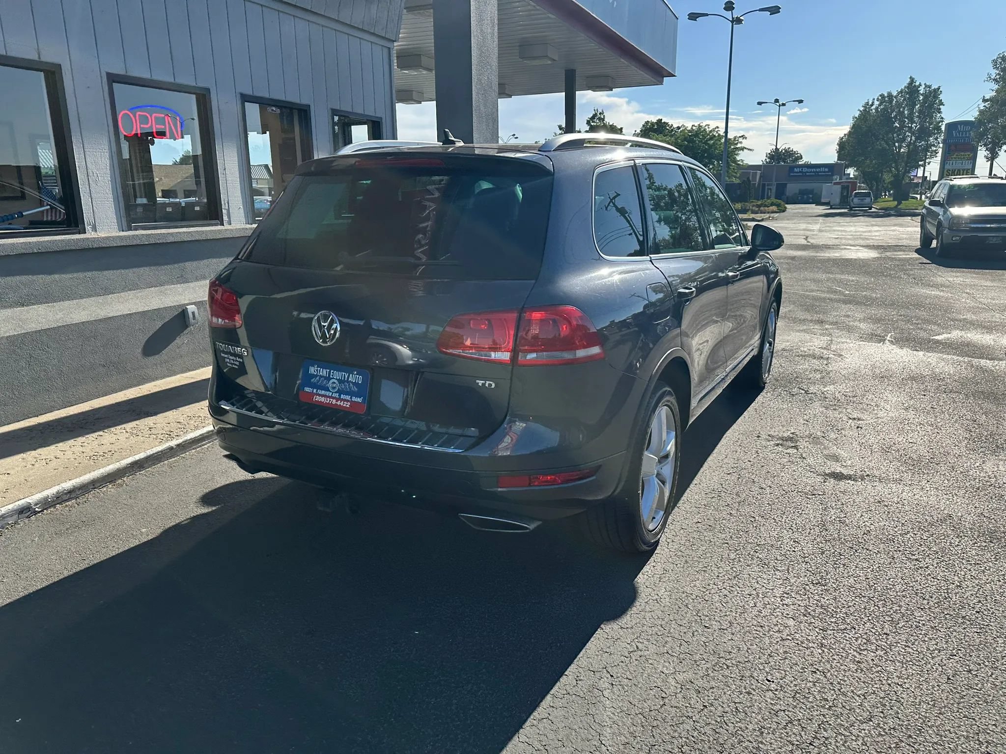 Used 2014 Volkswagen Touareg TDI AWD/4WD image 36